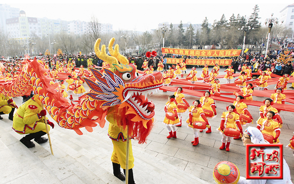 "二月二,龙抬头"满族人正月不剃头,大都等到二月二这天,才肯剃头